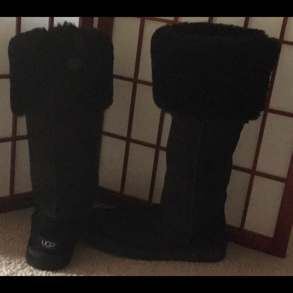 UGGs Women Tall Black Boot size 7